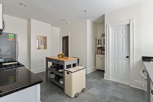 39 Mellen St 1, Boston, MA 02124