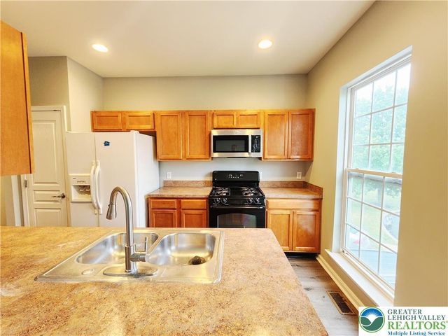 8513 Gateway Road, Upper Macungie Twp, PA 18031