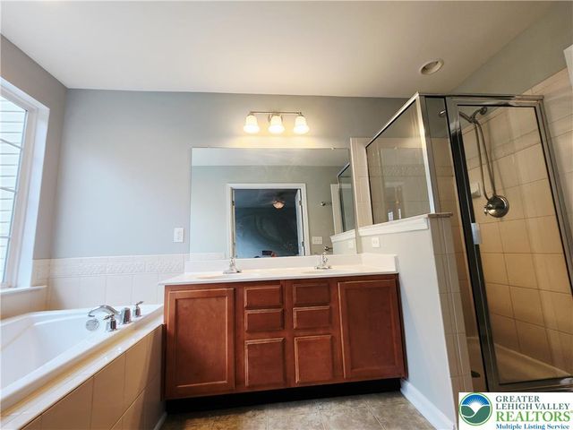 8513 Gateway Road, Upper Macungie Twp, PA 18031