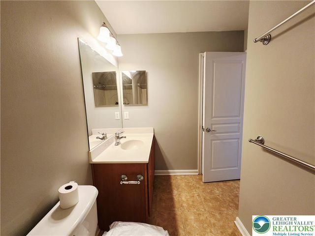 8513 Gateway Road, Upper Macungie Twp, PA 18031
