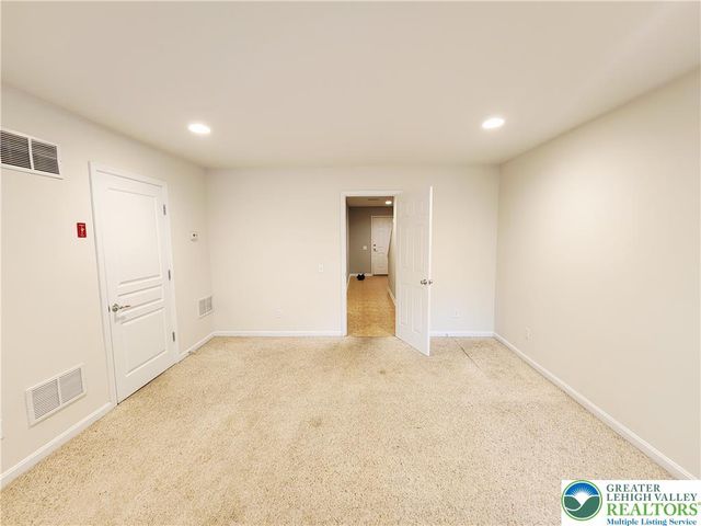 8513 Gateway Road, Upper Macungie Twp, PA 18031