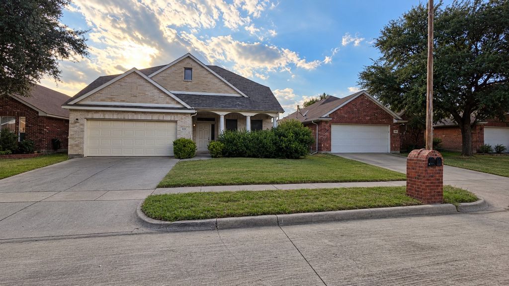 6610 Kinross Drive, Arlington, TX 76002 — photo 2