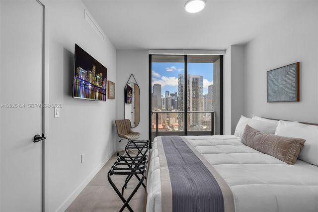 121 NE 5th St 2301, Miami, FL 33132