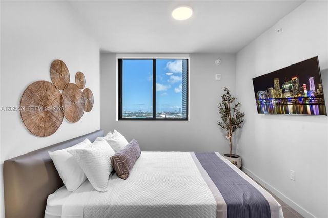 121 NE 5th St 2301, Miami, FL 33132