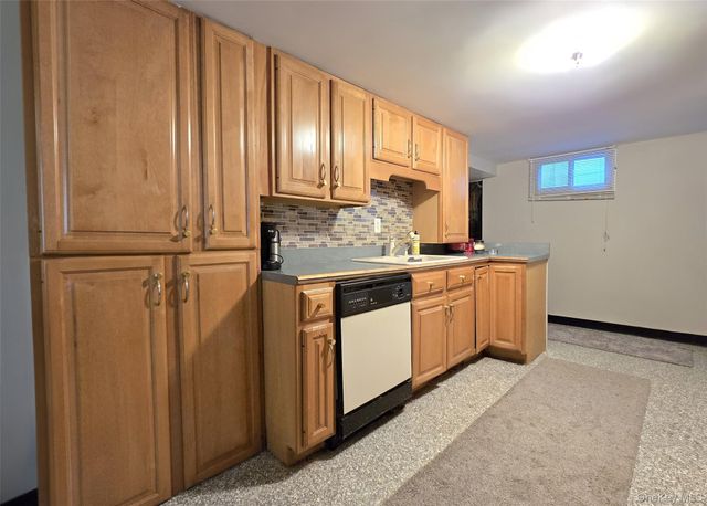64 11th Street, Ronkonkoma, NY 11779