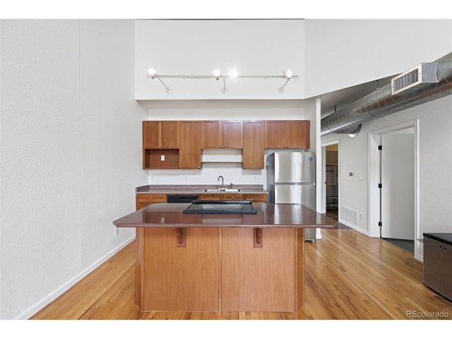 220 Roslyn St 706, Denver, CO 80230