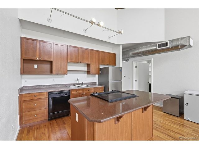 220 Roslyn St 706, Denver, CO 80230