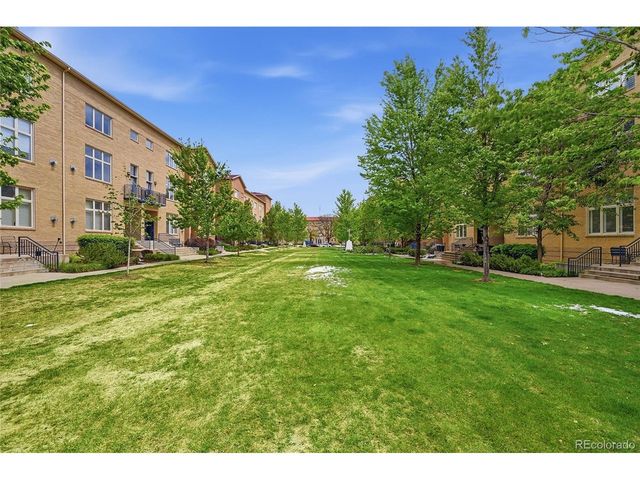 220 Roslyn St 706, Denver, CO 80230