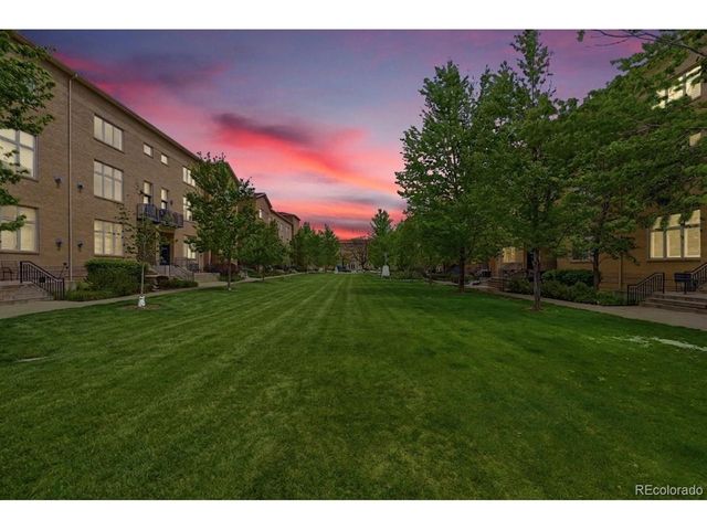 220 Roslyn St 706, Denver, CO 80230