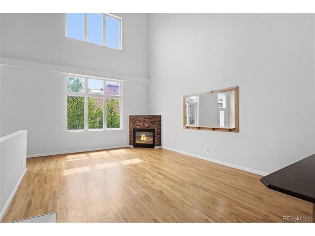 220 Roslyn St 706, Denver, CO 80230