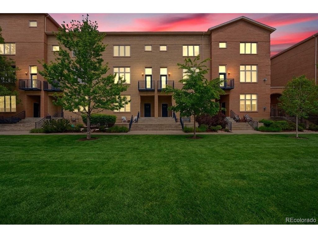 220 Roslyn St 706, Denver, CO 80230