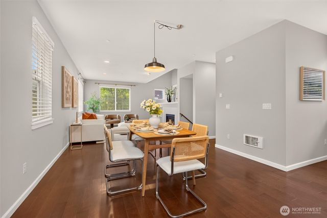 868 3rd Avenue NE, Issaquah, WA 98029