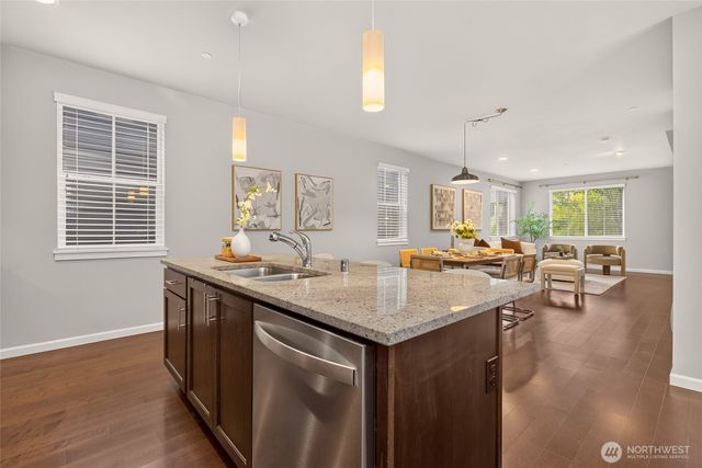 868 3rd Avenue NE, Issaquah, WA 98029