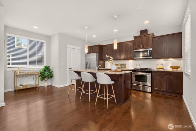 868 3rd Avenue NE, Issaquah, WA 98029