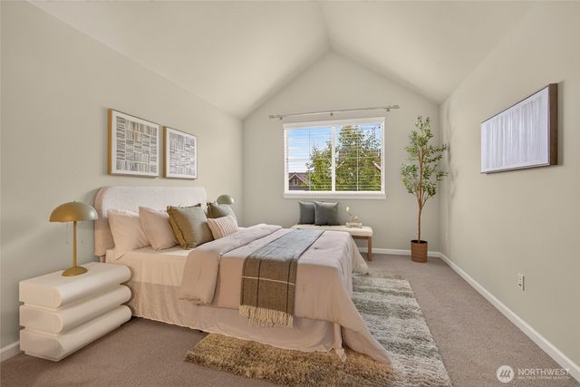 868 3rd Avenue NE, Issaquah, WA 98029