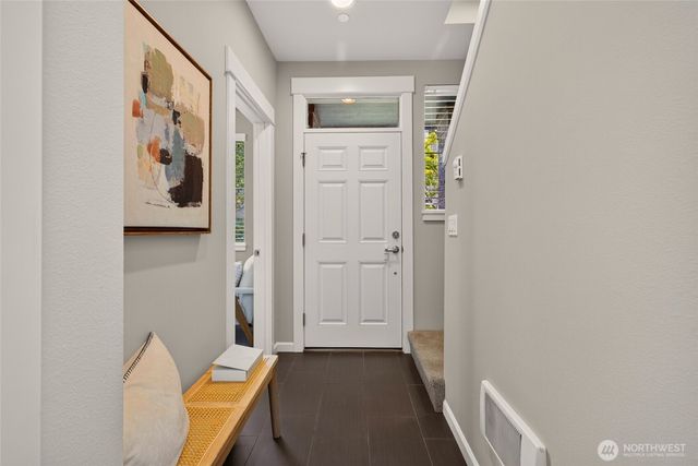 868 3rd Avenue NE, Issaquah, WA 98029