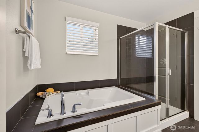 868 3rd Avenue NE, Issaquah, WA 98029