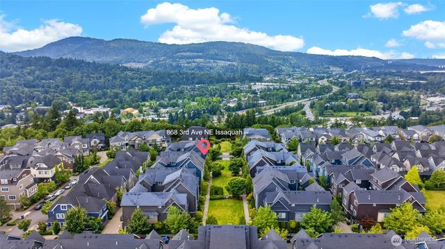 868 3rd Avenue NE, Issaquah, WA 98029