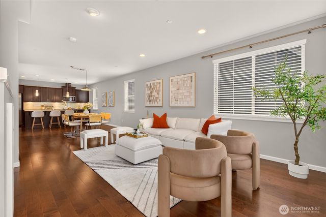 868 3rd Avenue NE, Issaquah, WA 98029