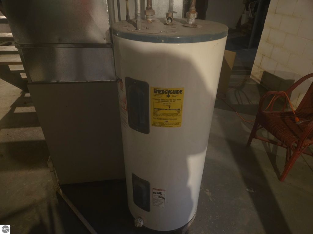 Image 7 of property listing at 818 E Chippewa Street, Mt Pleasant, MI 48858