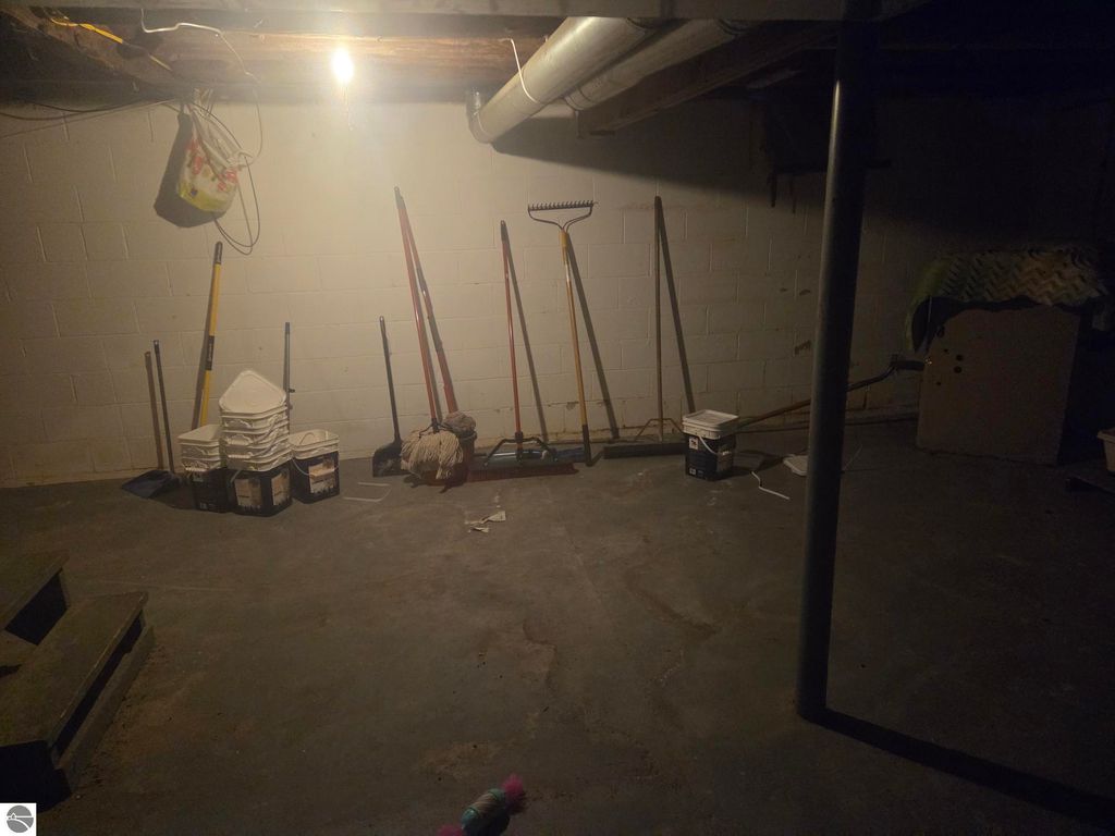 Image 9 of property listing at 818 E Chippewa Street, Mt Pleasant, MI 48858