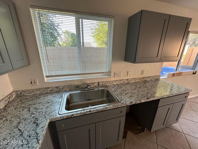 9988 W DEVONSHIRE Avenue, Phoenix, AZ 85037