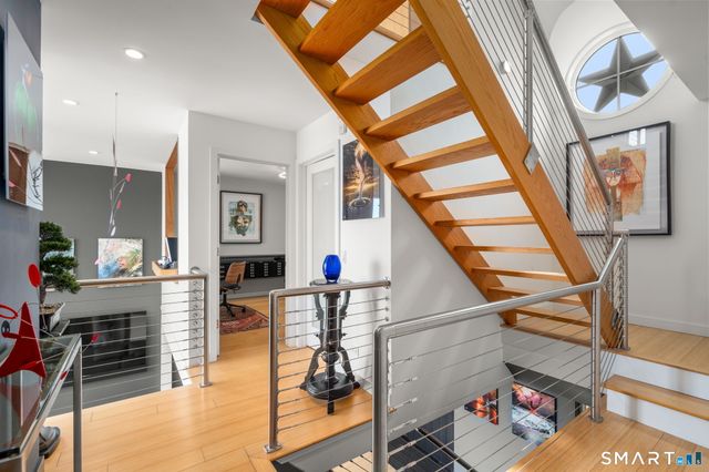 17 Seabreeze Place, Norwalk, CT 06854