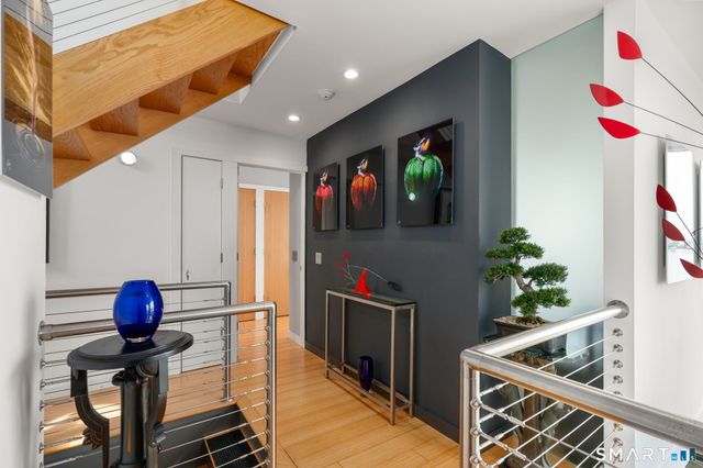 17 Seabreeze Place, Norwalk, CT 06854