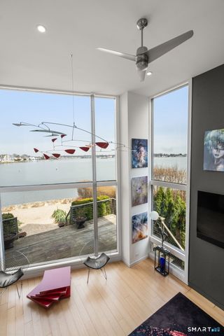 17 Seabreeze Place, Norwalk, CT 06854