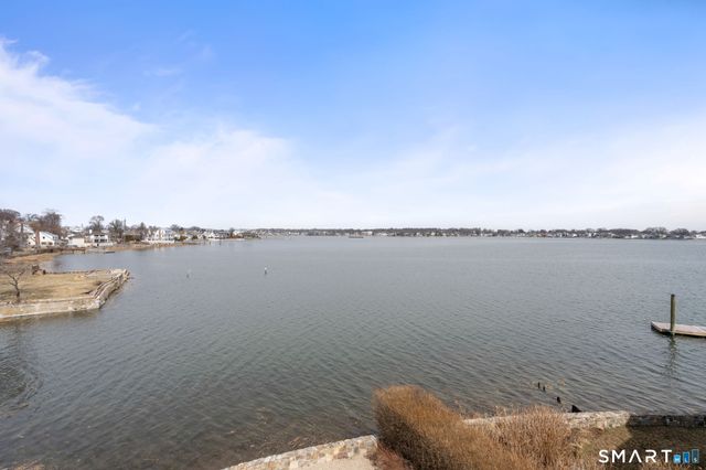 17 Seabreeze Place, Norwalk, CT 06854