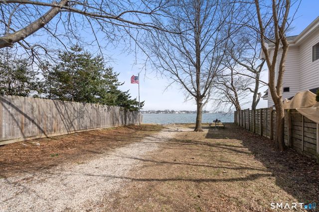 17 Seabreeze Place, Norwalk, CT 06854