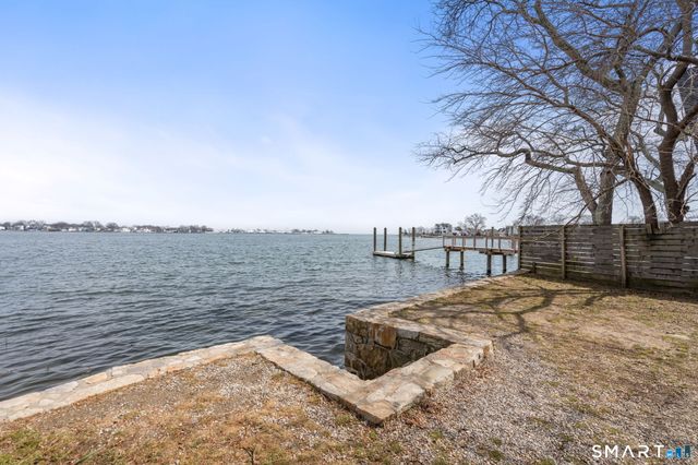 17 Seabreeze Place, Norwalk, CT 06854