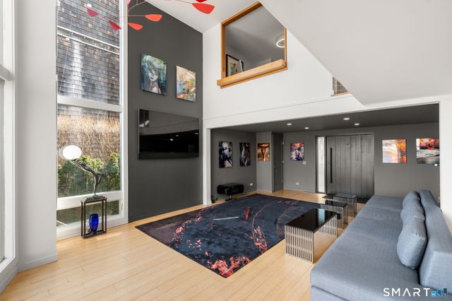 17 Seabreeze Place, Norwalk, CT 06854