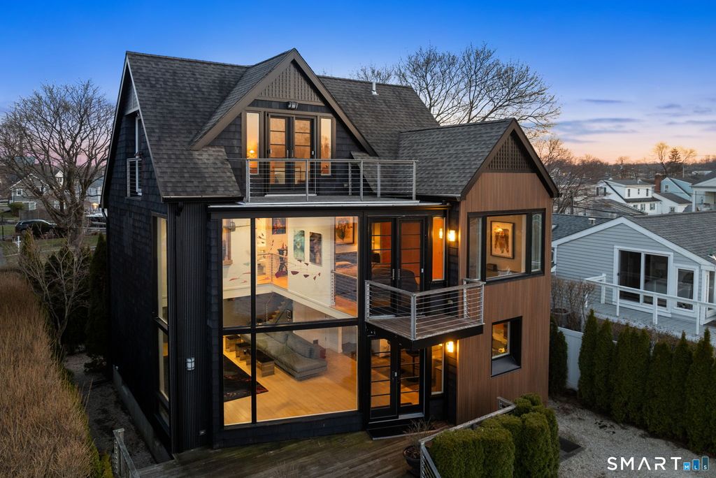 17 Seabreeze Place, Norwalk, CT 06854