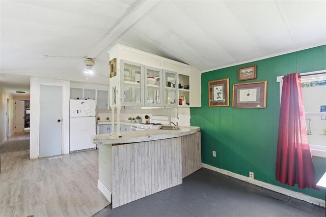 75690 Marie Drive, Lawton, MI 49065