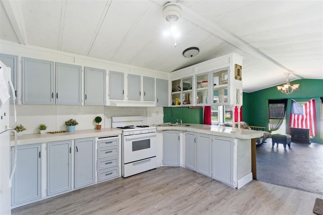 75690 Marie Drive, Lawton, MI 49065