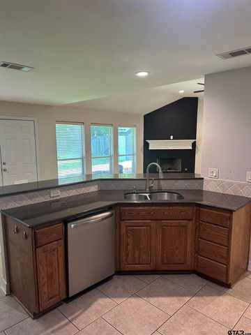 229 Maggie Circle, Flint, TX 75762