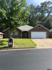 229 Maggie Circle, Flint, TX 75762