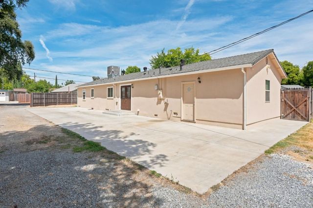 2627 La France Dr, Carmichael, CA 95608