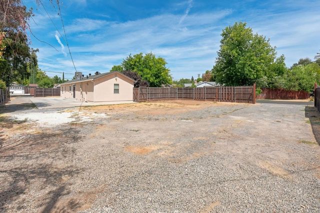2627 La France Dr, Carmichael, CA 95608