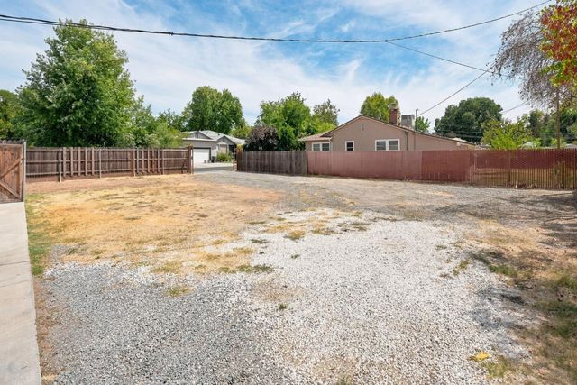 2627 La France Dr, Carmichael, CA 95608