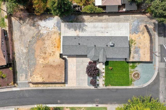 2627 La France Dr, Carmichael, CA 95608