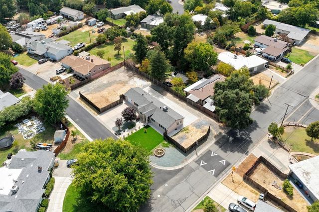 2627 La France Dr, Carmichael, CA 95608