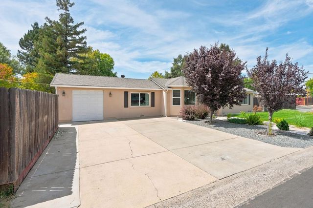 2627 La France Dr, Carmichael, CA 95608