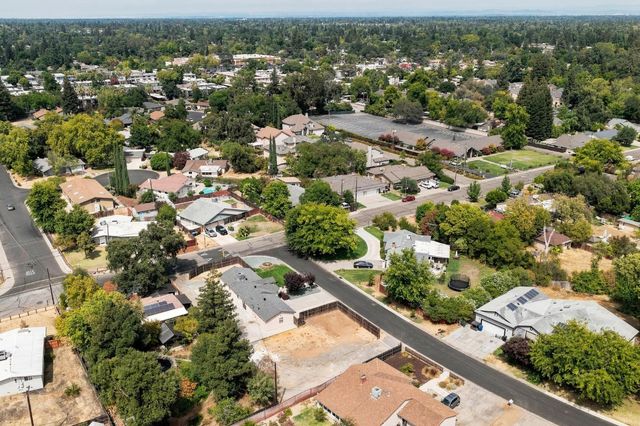 2627 La France Dr, Carmichael, CA 95608