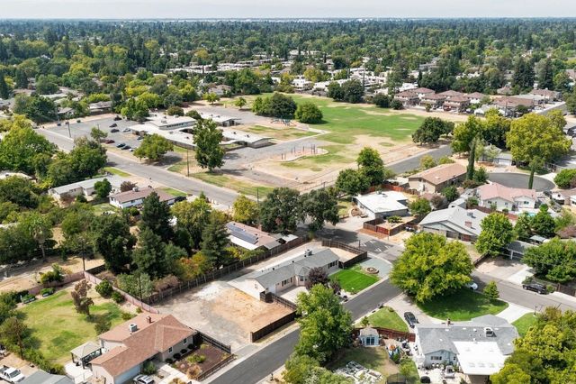 2627 La France Dr, Carmichael, CA 95608