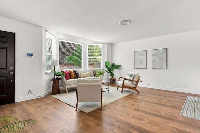 2627 La France Dr, Carmichael, CA 95608