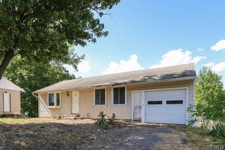 5255 Bear Road, Clay, NY 13212