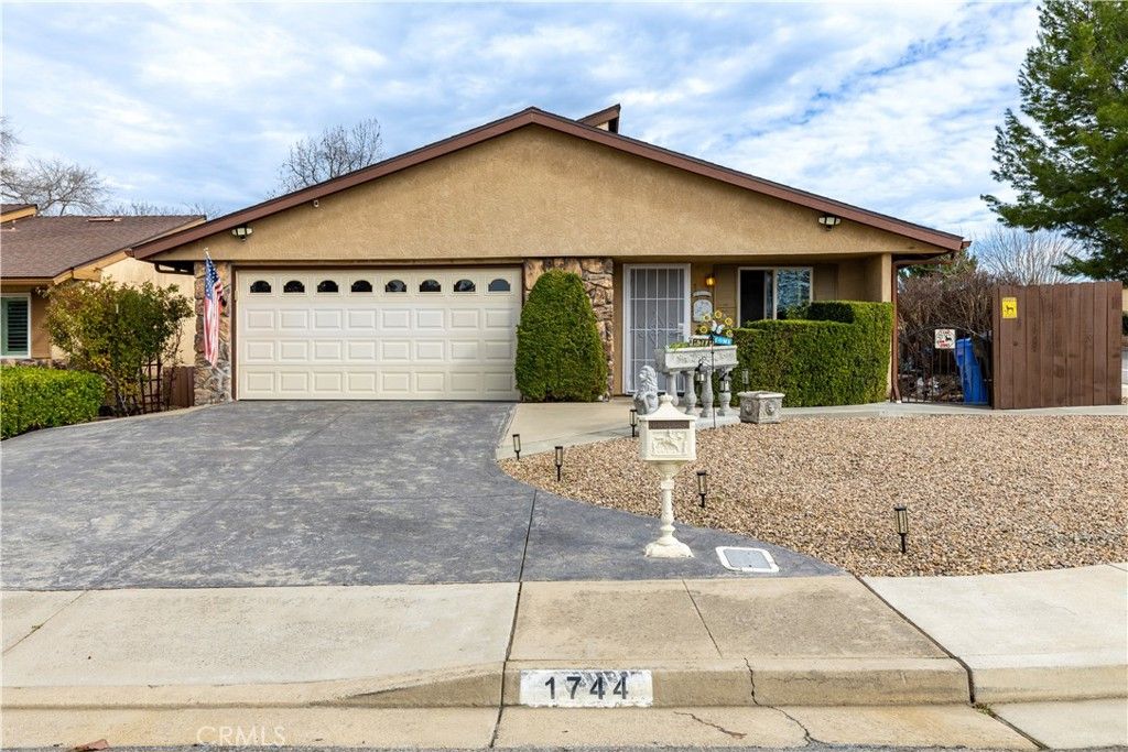 Image 1 of property listing at 1744 Ponderosa, Paso Robles, CA 93446