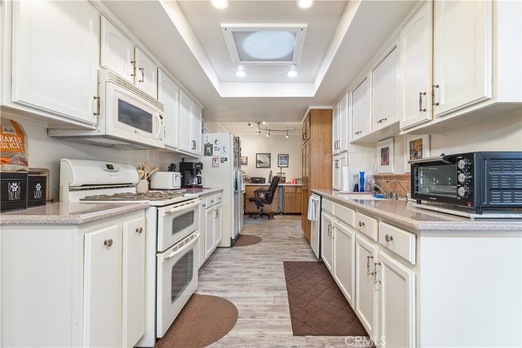 Image 12 of property listing at 1744 Ponderosa, Paso Robles, CA 93446